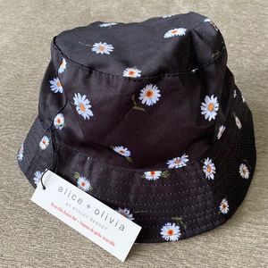 Alice and Olivia Daisy bucket hat